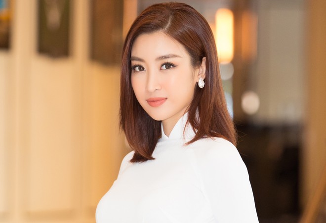Hoa hậu Đỗ Mỹ Linh đăng quang khi đang là sinh viên Đại học Ngoại thương Hà Nội.
