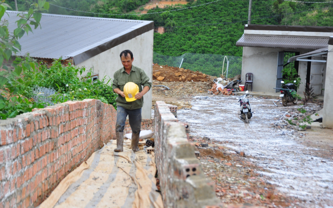 Để đảm bảo an toàn trước dịch bệnh, gia đình ông Lương Văn Hoài di chuyển trang trại đến vị trí mới, thực hiện các biện pháp phòng ngừa nghiêm ngặt. Ảnh: Minh Hậu.