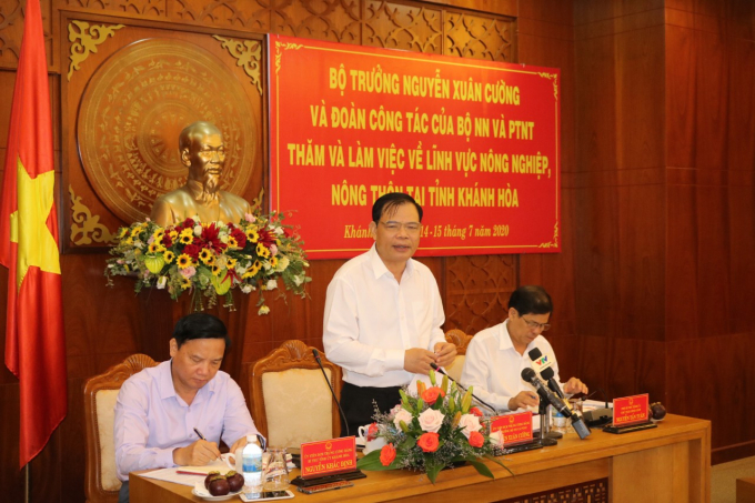 Bộ trưởng Bộ NN-PTNT Nguyễn Xuân Cường phát biểu tại buổi làm việc với tỉnh Khánh Hòa về lĩnh vực nông nghiệp, nông thôn. Ảnh: KS
