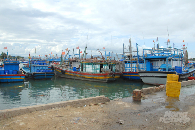 Cảng cá Đề Gi (huyện Phù Cát, Bình Định) thường xuyên bị bồi lấp nên hạn chế tàu cá ra vào cảng, tàu thuyền của ngư dân địa phương hầu hết tập trung về cảng cá Quy Nhơn. Ảnh: Vũ Đình Thung.