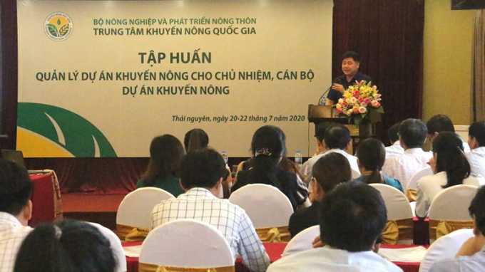 PGS.TS Lê Quốc Thanh, Giám đốc Trung tâm khuyến nông Quốc gia phát biểu tại lớp tập huấn.