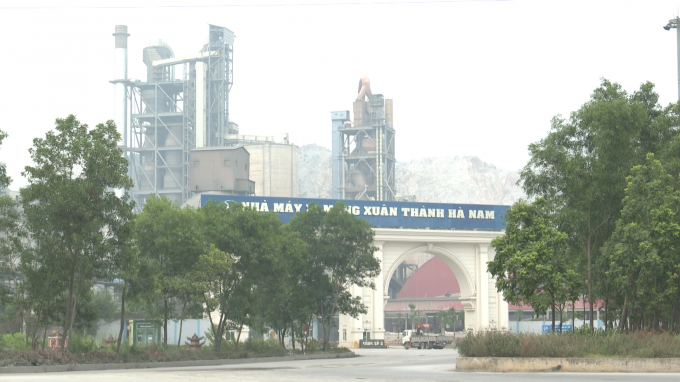 Công ty Cổ phần xi măng Xuân Thành đóng tại xã Thanh Nghị. Ảnh: Quang Dũng.