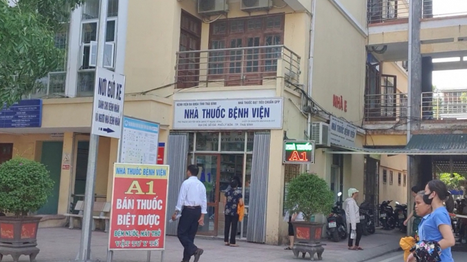 Nhà thuốc bệnh viện được giao cho vợ Phó giám đốc Giang Hoài Nam. Ảnh: ĐT.