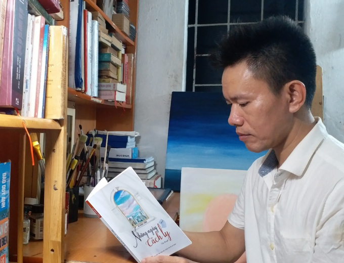 Tác giả Bùi Quang Thắng và tiểu thuyết 'Những ngày cách ly'.