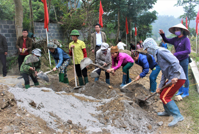 Người dân chung sức đồng lòng là mấu chốt làm nên thành công trong xây dựng nông thôn mới tại Hà Giang. Ảnh: Lê Hoàn.