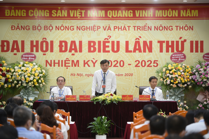 Đại hội Đại biểu Đảng bộ Bộ NN-PTNT lần thứ III diễn ra tại Hà Nội vào sáng 11/8. Ảnh: Đinh Tùng.
