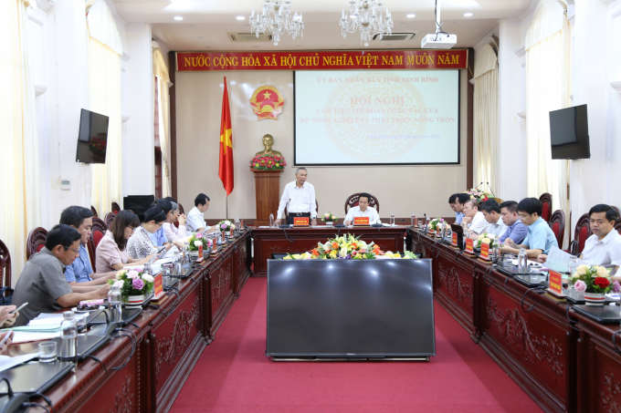 Đoàn công tác của Bộ NN-PTNT do Thứ trưởng Phùng Đức Tiến dẫn đầu làm việc tại Ninh Bình ngày 29/8/2020. Ảnh: Minh Phúc.
