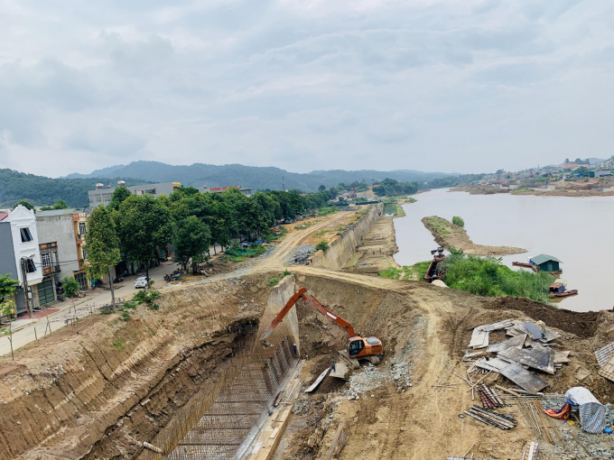 Dự án kè sông Hồng gần 1.000 tỷ đồng ở Lào Cai. Ảnh: HA.