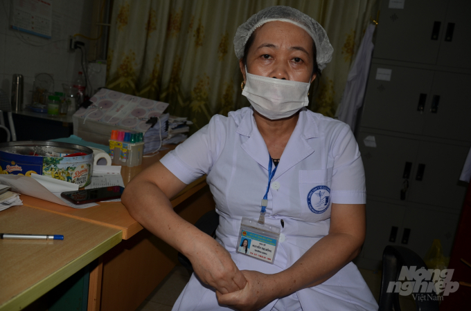 Bác sĩ Nguyễn Thị Hồng - Trưởng Khoa sản, Trung tâm Y tế huyện Cao Phong. Ảnh: Dương Đình Tường.