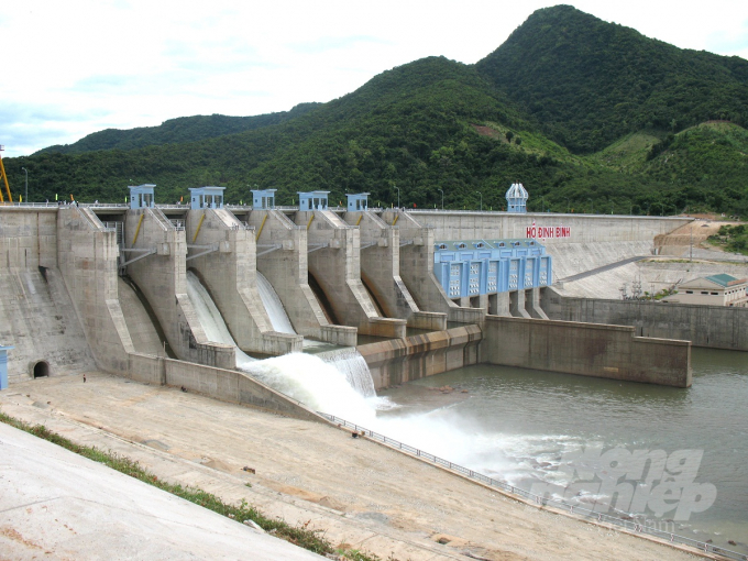 Hồ chứa nước Định Bình, công trình đầu mối quan trọng do Công ty TNHH KTCTTL Bình Định quản lý. Ảnh: Vũ Đình Thung.