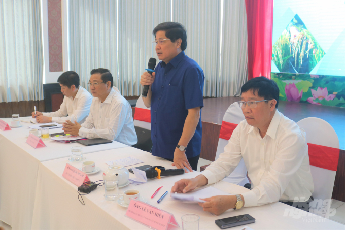 Thứ trưởng Bộ NN-PTNT Lê Quốc Doanh tại Hội nghị giao ban thúc đẩy tiến độ dự án VnSAT hợp phần lúa gạo, tổ chức tại TP Cao Lãnh, tỉnh Đồng Tháp. Ảnh: Hoàng Vũ.