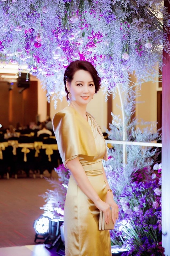 Người đẹp Mai Thu Huyền từng tốt nghiệp Học viện Ngoại giao.