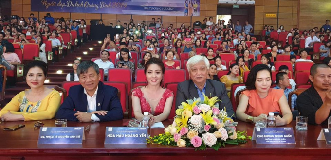 Ban giám khảo cuộc thi Người đẹp du lịch Quảng Bình 2019.