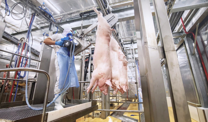 Dây chuyền chế biến thịt của MEATDeli Sài Gòn được Marel - công ty hàng đầu thế giới về thiết bị chế biến thịt của Hà Lan - cung cấp. Ảnh: AV.