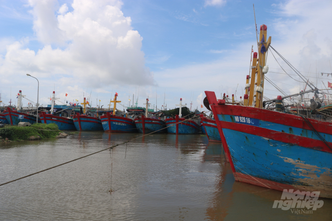 Tính đến 15h chiều nay (13/10), khoảng 70% tàu, thuyền của Nam Định đã cập bến an toàn.