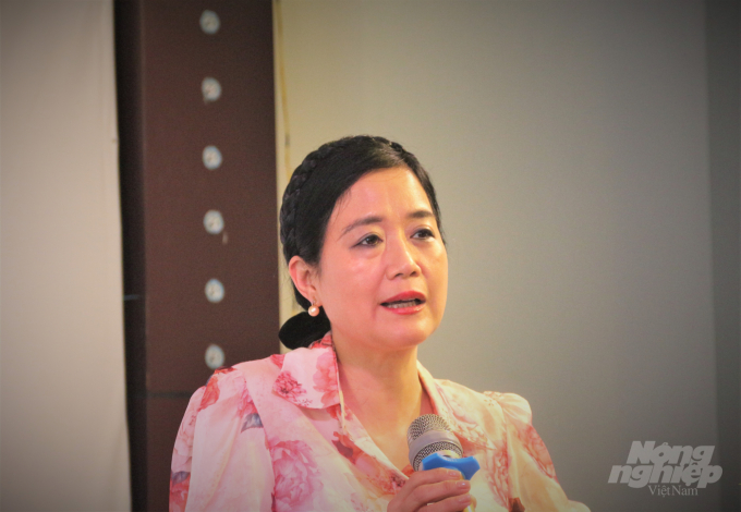 Bà Hà Thúy Hạnh, Phó Giám đốc Trung tâm Khuyến nông Quốc gia, đánh giá cao sự hỗ trợ của công nghệ blockchain trong nông nghiệp. Ảnh: Phạm Hiếu.