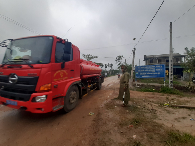 Các phương tiện cứu hộ, cứu nạn được tăng cường, sẵn sàng thực hiện nhiệm vụ. Ảnh: Tiến Thành.