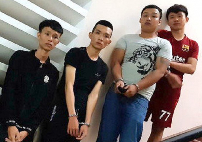 Những đối tượng sử dụng ma túy tại 1 khách sạn trên đường Đống Đa thuộc phường Thị Nại (TP Quy Nhơn, Bình Định) bị ngành chức năng bắt giữ. Ảnh: C.A.