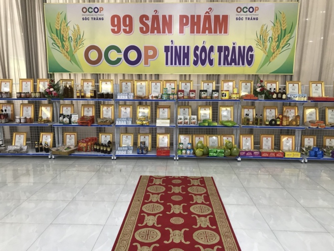 Sau hơn 2 năm triển khai thực hiện, đến nay tỉnh Sóc Trăng có 99 sản phẩm OCOP đạt chuẩn 3 sao, 4 sao. Ảnh: Trọng Linh.
