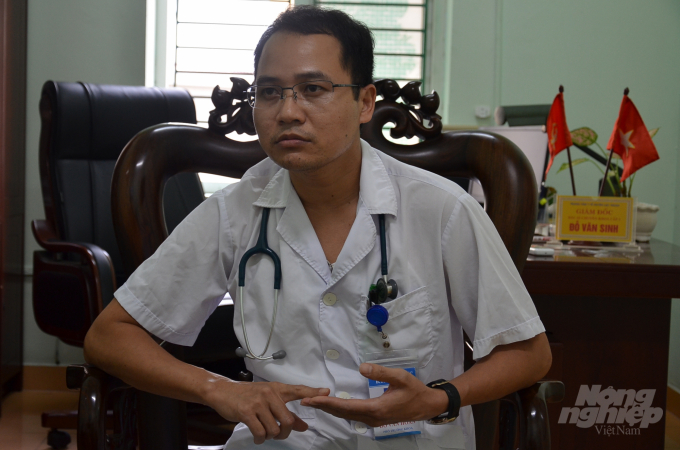Bác sĩ Đỗ Văn Hoàn-Phó Khoa nhi của Trung tâm Y tế huyện Lục Ngạn. Ảnh: Dương Đình Tường.
