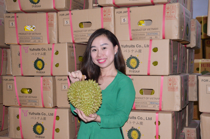 Chị Ngô Tường Vy: Chúng tôi xây dựng sản phẩm OCOP trái cây để người tiêu dùng trong nước có thể sử dụng trái cây Việt với chất lượng xuất khẩu. Ảnh: Minh Đảm.