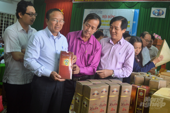 Toàn tỉnh Kiên Giang hiện đã có 21 sản phẩm đạt chứng nhận nhãn hiệu tập thể, có nguồn gốc từ nông nghiệp, góp phần thúc đẩy quá trình xây dựng nông thôn mới. Ảnh: Trung Chánh.