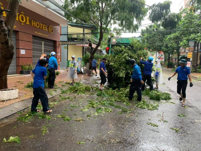 Sau bão 12, các tỉnh Khánh Hòa và Phú Yên đã nhanh chóng triển khai khắc phục hậu quả. Ảnh: KS.