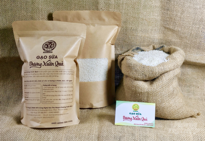 Từ hạt lúa sản xuất hữu cơ, sấy cho ra loại gạo sữa Dương Xuân Quả chất lượng thơm ngon. Ảnh: Lê Hoàng Vũ.