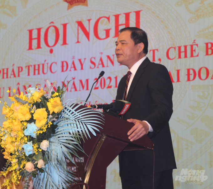Bộ trưởng Bộ NN-PTNT Nguyễn Xuân Cường đánh giá tình hình hiện tại và nêu bật những phương án, kế sách trong chặng đường tới. Ảnh: Việt Khánh.