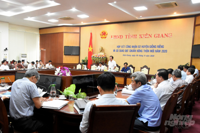 Ban Chỉ đạo các chương trình mục tiêu quốc gia tỉnh Kiên Giang họp xét công nhận 2 huyện: Giồng Riềng và Gò Quao đạt chuẩn huyện nông thôn mới năm 2020. Ảnh: Trung Chánh.