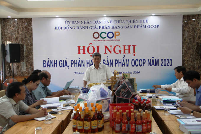 Tỉnh Thừa Thiên- Huế vừa công nhận kết quả đánh giá, phân hạng sản phẩm và cấp Giấy chứng nhận 11 sản phẩm OCOP đợt 2, năm 2020. Ảnh: Tiến Thành.