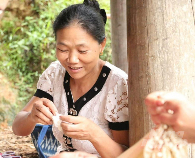 Người níu giữ tinh hoa nghề dệt thổ cẩm Hoa Tiến - Nghệ nhân Sầm Thị Bích. Ảnh: VK.