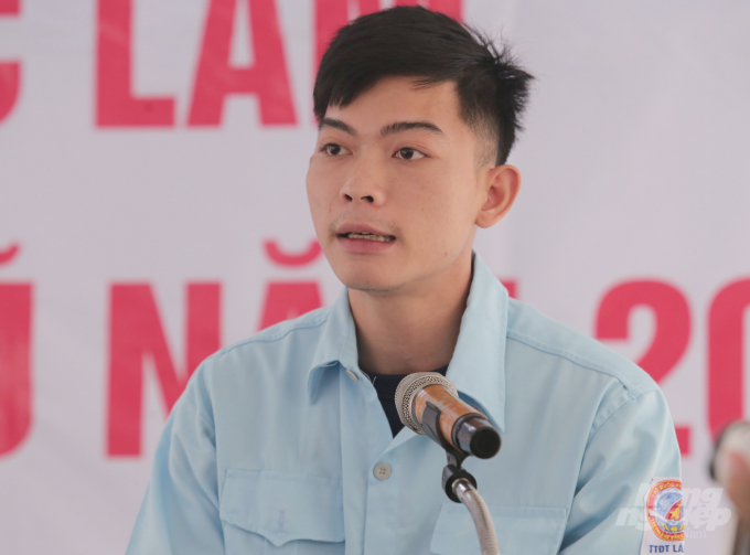Anh Vũ Ngọc Cường, độ đội xuất ngũ năm 2019 đại diện cho người lao động bày tỏ chính kiến của mình. Ảnh: VK.