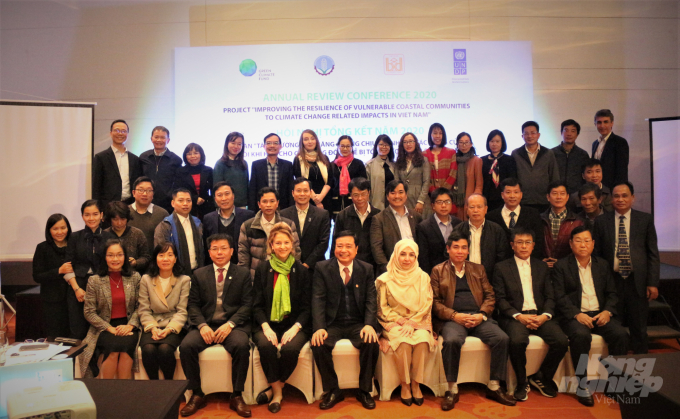 Hội nghị tổng kết dự án 'Tăng cường khả năng chống chịu với những tác động của biến đổi khí hậu cho các cộng đồng dễ bị tổn thương ven biển Việt Nam' năm 2020. Ảnh: Phạm Hiếu.
