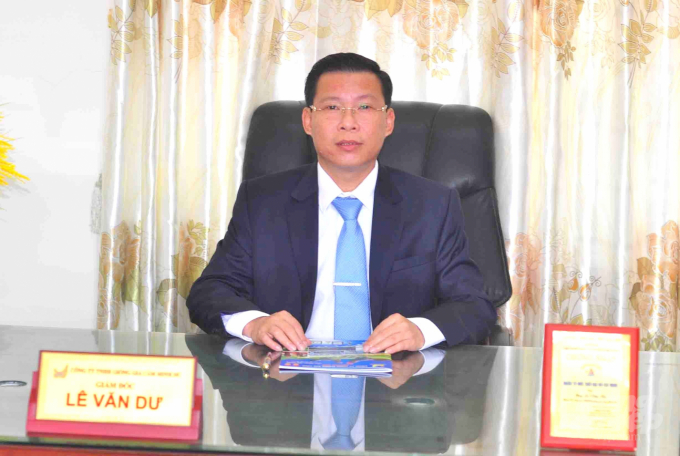 Ông Lê Văn Dư, Giám đốc Công ty TNHH giống gia cầm Minh Dư, được phong tặng danh hiệu Anh hùng lao động thời kỳ đổi mới. Ảnh: Vũ Đình Thung.