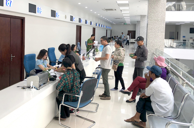 Trung tâm Hành chính công tỉnh Quảng Ninh được đầu tư nhằm giải quyết nhanh, gọn các thủ tục hành chính cho người dân. Ảnh: CTV