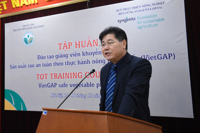 Ông Lê Quốc Thanh phát biểu khai mạc một lớp tập huấn sản xuất rau an toàn nằm trong các chương trình hợp tác công tư với Quỹ Syngenta. Ảnh: Tùng Đinh.