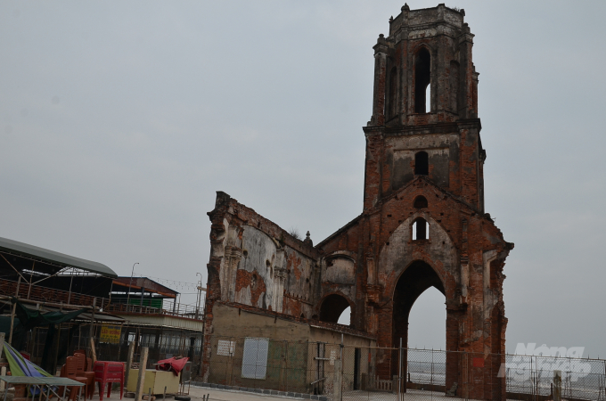 Thắng cảnh nhà thờ đổ ở xã Hải Lý. Ảnh: NNVN.