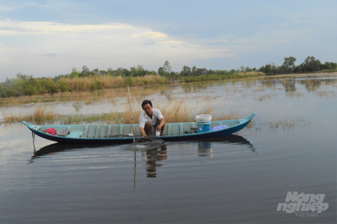 Mô hình nuôi tôm sú, cua biển kết hợp luân canh lúa ở huyện An Biên, giúp tăng thu nhập, đẩy nhanh quá trình xây dựng NTM. Ảnh: Trung Chánh.