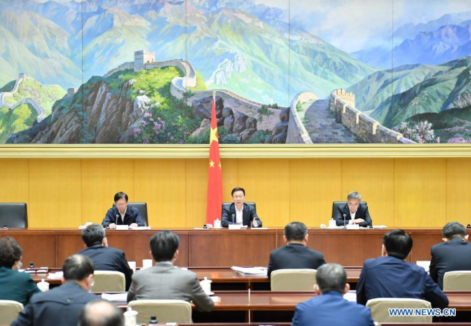 Ủy viên thường trực Bộ Chính trị, Phó Thủ tướng Trung Quốc Hàn Chính chủ trì cuộc họp hôm 22/12. Ảnh: THX
