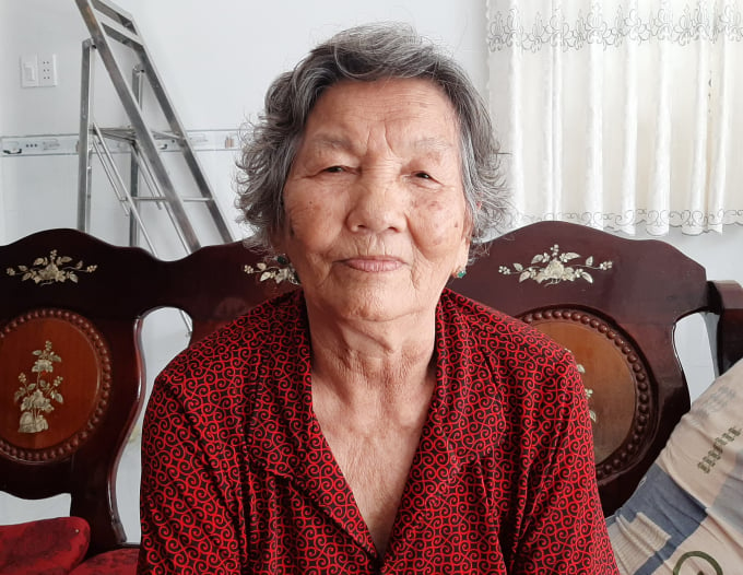 Bà Hồ Thị Bảy nhiều năm công tác ở thị trấn Long Phú khẳng định đất của ông Khương