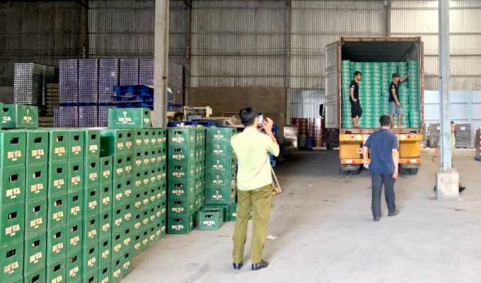 Cục quản lý thị trường phát hiện hơn 4.000 thùng bia Sài Gòn Việt Nam vi phạm quyền sở hữu công nghiệp. Ảnh: Cục quản lý thị trường Bà Rịa – Vũng Tàu.