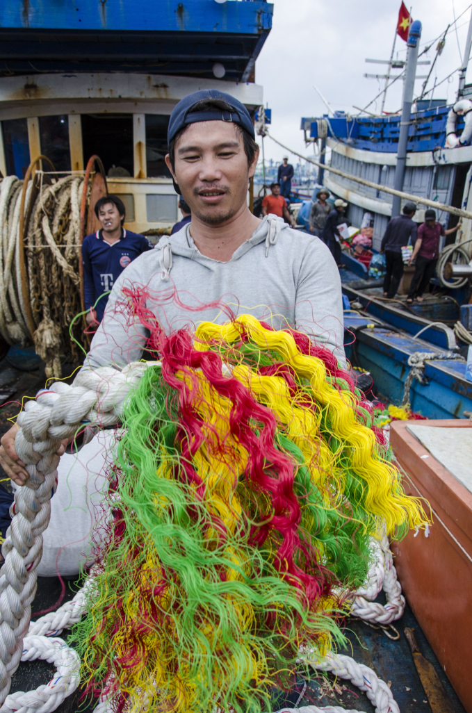 Lưới đánh cá được phối nhiều màu sắc