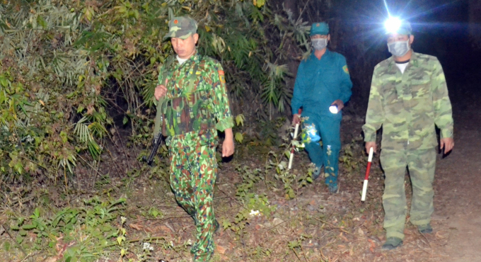 Cán bộ chiến sĩ Biên phòng Bình Phước tuần tra kiểm soát biên giới 24/24.