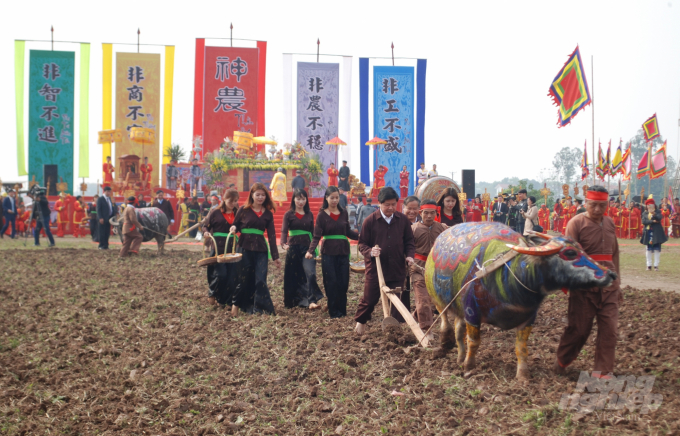 Lễ hội Tịch điền là một trong những lễ hội lớn, được tỉnh Hà Nam tổ chức vào mùng 7 tháng Giêng hàng năm. Ảnh: Mai Chiến.
