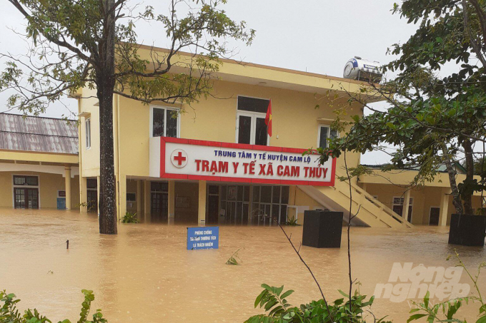 Trạm Y tế xã Cam Thủy (huyện Cam Lộ) bị ngập trong các đợt mưa lũ cuối tháng 10/2020 vừa qua. Ảnh: CĐ.