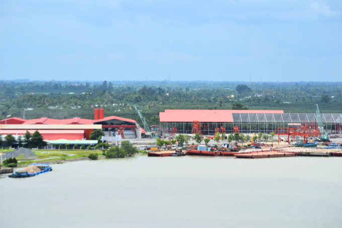 Hoạt động Logistic đang phát triển nhanh chóng ở ĐBSCL. Trong ảnh: Một góc cảng Bình Minh (Vĩnh Long). Ảnh: Minh Đảm.