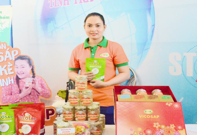 Công ty VICOSAP chế biến đa dạng hoá sản phẩm dừa sáp. Ảnh: Minh Đảm.