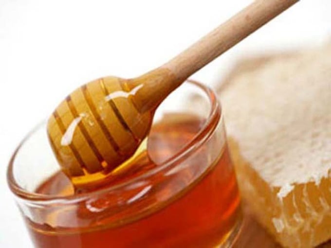 Độ ngọt của mật ong sẽ trung hòa vị cay trong món ăn.
