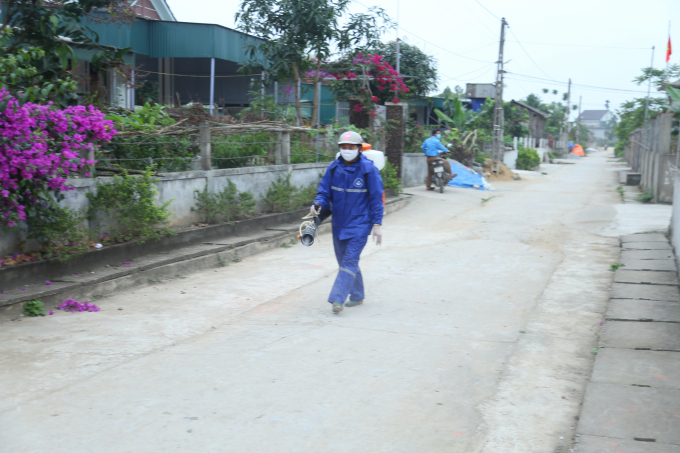 Hiện các địa phương đang thực hiệu nhiều giải pháp phòng chống dịch, tuy nhiên, tỷ lệ trâu, bò chết những ngày gần đây liên tục gia tăng. Ảnh: Gia Hưng.